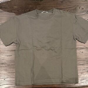Never worn Zara Men's Short Sleeve T-Shirt